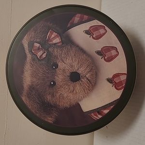 Boyd's Bear Country Folks Metal Tin and Tin Mug